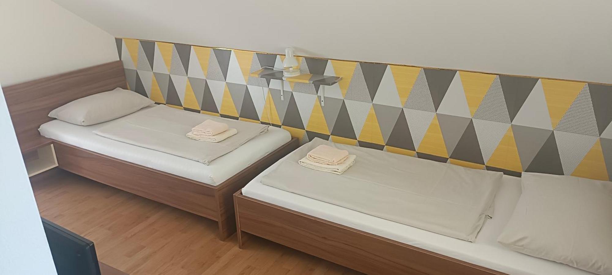 Pension Haus Nova 비너노이슈타트 외부 사진